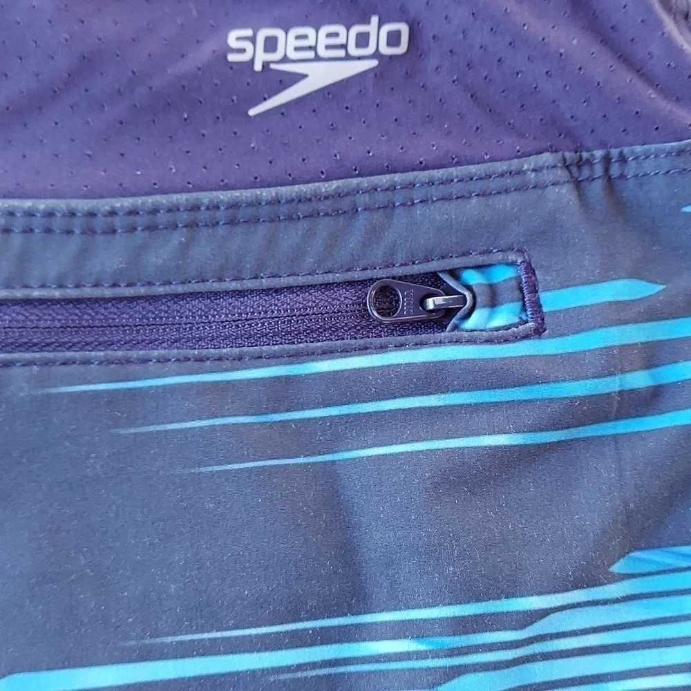 Speedo shots Size S